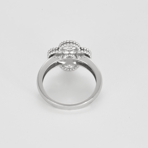 Bague 55 VAN CLEEF & ARPELS - Bague Vintage Alhambra en or blanc et diamants 58 Facettes DV0315-16-DV0882-1