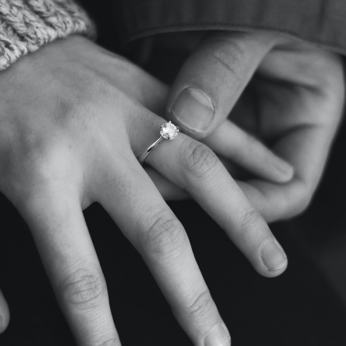 6 conseils pour lui offrir la bague de fiançailles de ses rêves
