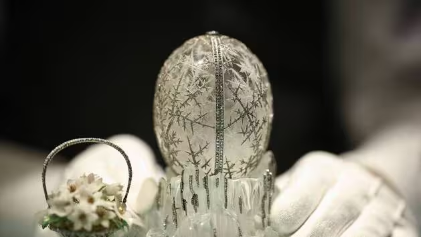 Boite œuf porcelaine type Fabergé - Loisirs créatifs Boite œuf porcelaine type Fabergé - Loisirs créatifs