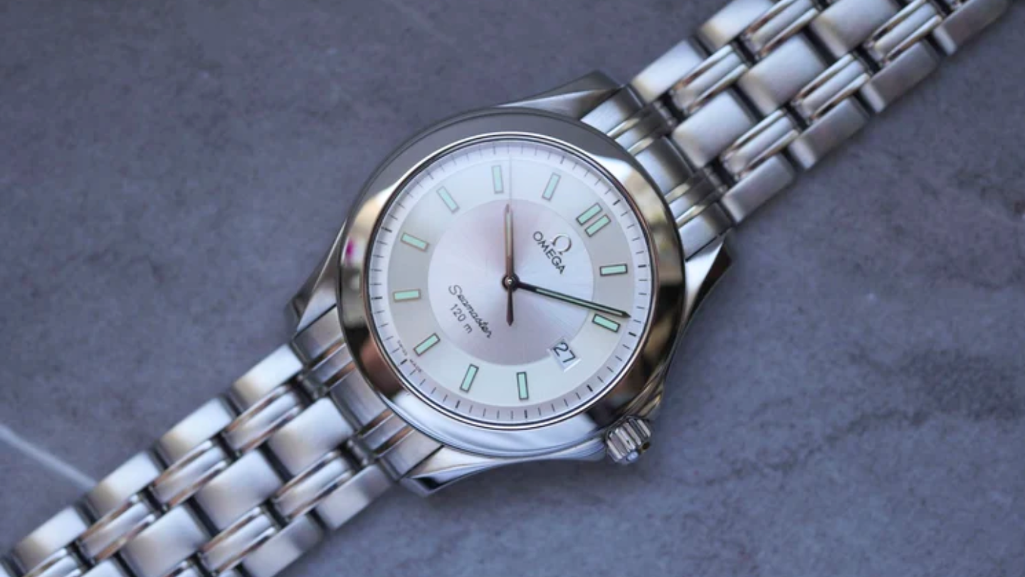 Omega Seamaster : la montre qui a conquis les profondeurs et le cinéma
