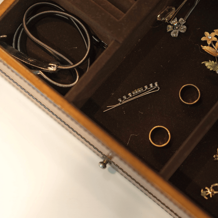How to store your jewelry without damaging it?
