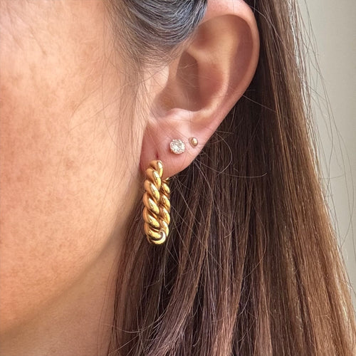 Boucles d'oreilles Créoles cordon ovales en or jaune 18K 58 Facettes REF2565-333