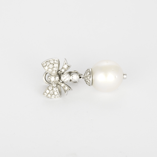 Boucles d'oreilles Boucles d'oreilles en or blanc, perles de cultures et diamants : 0,80 carat 58 Facettes DV31450-48