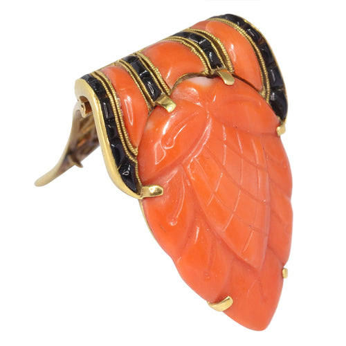 Broche Broche Art déco belge en or jaune 18 ct, corail et onyx 58 Facettes 10015-4334