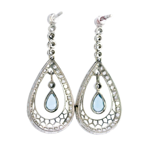 Boucles d'oreilles Boucles d’oreilles en platine avec aigues-marines et diamants taille rose 58 Facettes 0310D85783FA4077B2D8A430DBFD66AB