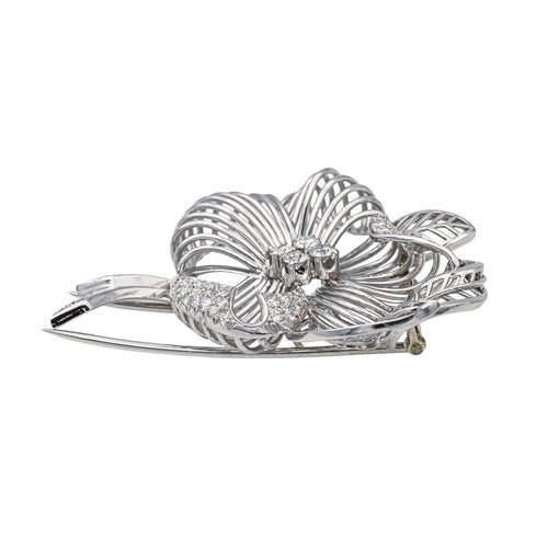 Broche Broche fleur en or blanc 18 carats et diamants 58 Facettes 1480252CN