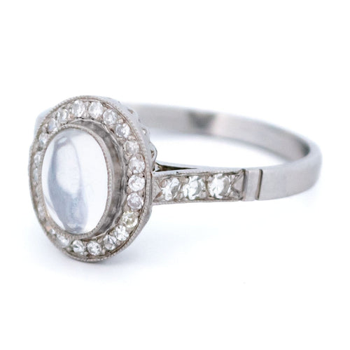 Bague 55.5 Bague entourage en platine avec pierre de lune et diamants 58 Facettes F34CC5ECF12042E8A56E179EA430E6B2