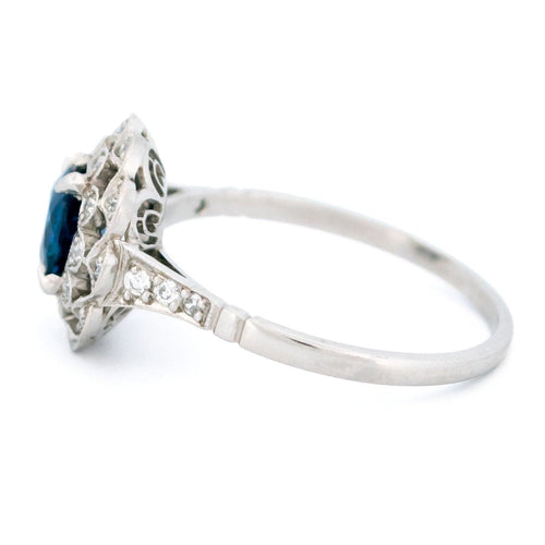 Bague 54.5 Bague entourage saphir et diamants taille old mine cut en platine 58 Facettes A0509B793E254699AD49C1EA40CBF39B