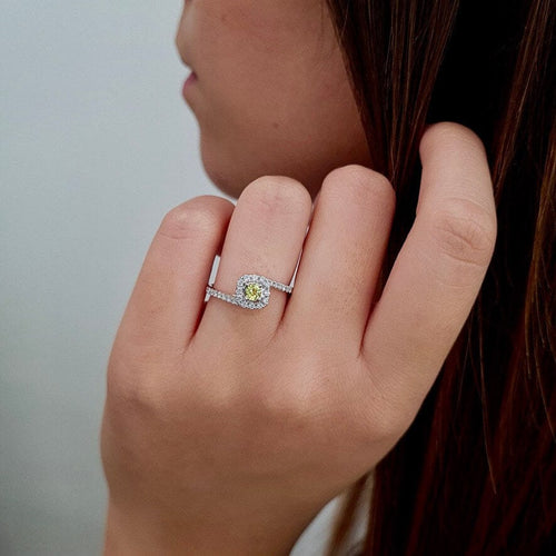 Bague 53 Bague saphir jaune diamants or blanc 58 Facettes