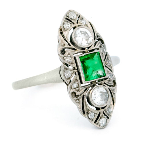 Bague 52 Bague marquise en platine avec diamants et émeraude 58 Facettes 6CD3767A46234677B32C1E78852E3D8D