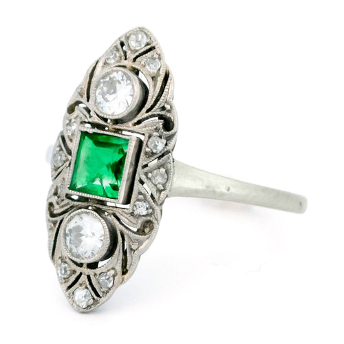 Bague 52 Bague marquise en platine avec diamants et émeraude 58 Facettes 6CD3767A46234677B32C1E78852E3D8D