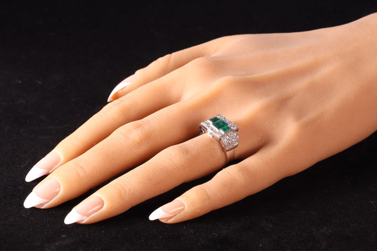 Bague 54 Paire de bagues vintage en platine et argent, émeraudes et diamants 58 Facettes 16281-0017