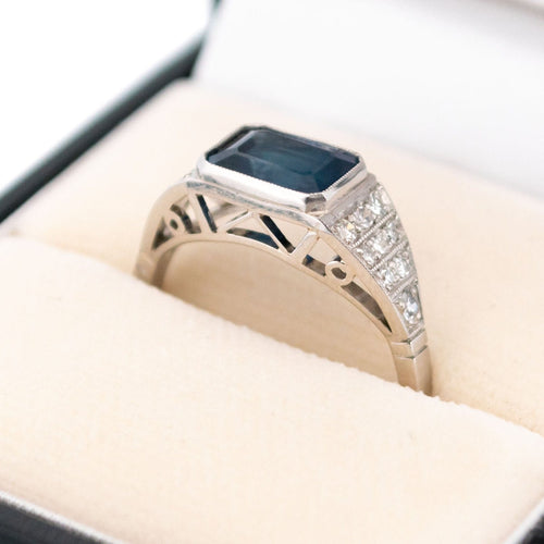 Bague 56.5 Bague est-ouest en platine avec saphir et diamants 58 Facettes DC980BDCB92743358BD35D7D4B8836CD