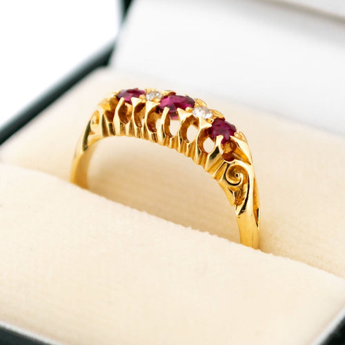 Bague 56.5 Bague en or jaune 18 carats avec diamants et rubis 58 Facettes 57C9BE5897F14C72901C48AFAE0D2337