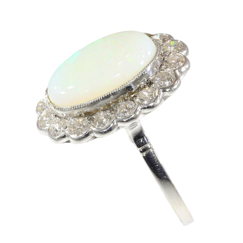 17226-0017.p07_Classic Elegance  The Timeless Appeal of a Vintage 1950s Opal Ring-en.jpg