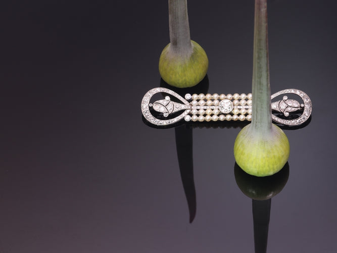 Broche Broche barrette Art déco en platine, diamants et perles 58 Facettes 18115-0042