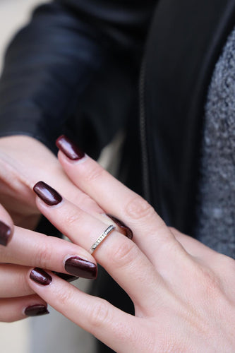 Bague 47 Bague demi-alliance en or blanc 18 carats et diamants 58 Facettes 1816319CN