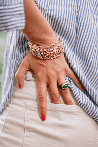 Bracelet Bracelet manchette en or jaune 18 carats cornaline, chrysoprase et turquoise 58 Facettes 1833431CN