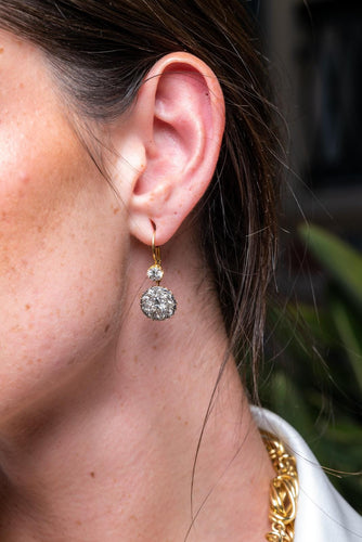 Boucles d'oreilles Boucles d'oreilles dormeuses en or jaune 18 carats et diamants 58 Facettes 1912524CN