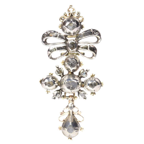 Pendentif Pendentif croix baroque ancien en or jaune 18K et diamants 58 Facettes 19127-0067