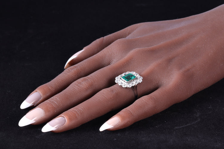 Bague 52 Bague de fiançailles en platine, émeraude 2,20 ct et diamants 58 Facettes 19343-0010