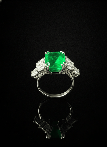 Bague 56 Bague - Émeraude naturelle 6,87 ct et diamants en or blanc 18K 58 Facettes