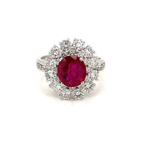 Bague 52 Bague en or blanc 18k avec rubis ovale 2,07 ct et diamants 58 Facettes