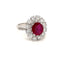 Bague 52 Bague en or blanc 18k avec rubis ovale 2,07 ct et diamants 58 Facettes