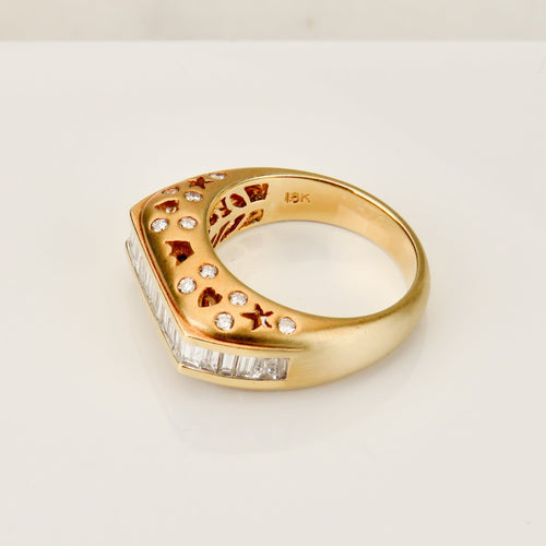 Bague 55 Bague en or jaune 750 avec diamants baguette et brillants 58 Facettes 2668