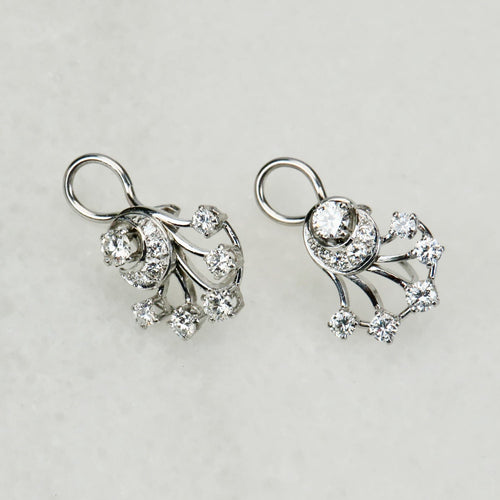 Boucles d'oreilles Boucles d’oreilles en or blanc 14 carats avec diamants 58 Facettes 2822