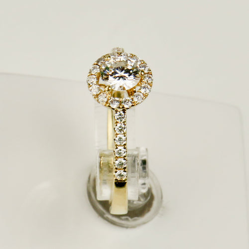 Bague 52.5 Bague halo en or jaune 18 carats avec diamants brillants 58 Facettes 2952