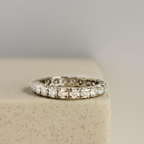 Bague 50 Bague mémoire en or blanc 750 et 22 diamants 58 Facettes 2525