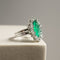 Bague 52.5 Bague en or blanc 14 carats avec émeraude et diamants 58 Facettes 2977
