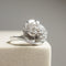 Bague 51.5 Bague vintage en or blanc 14 carats avec diamants 58 Facettes 2825