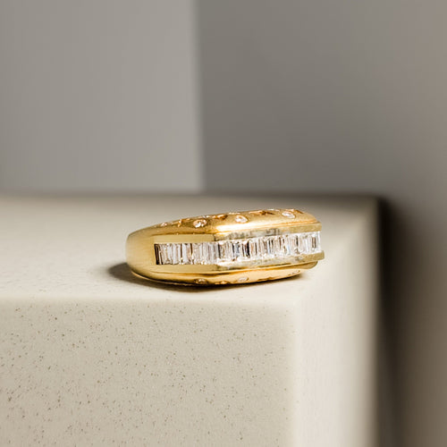 Bague 55 Bague en or jaune 750 avec diamants baguette et brillants 58 Facettes 2668