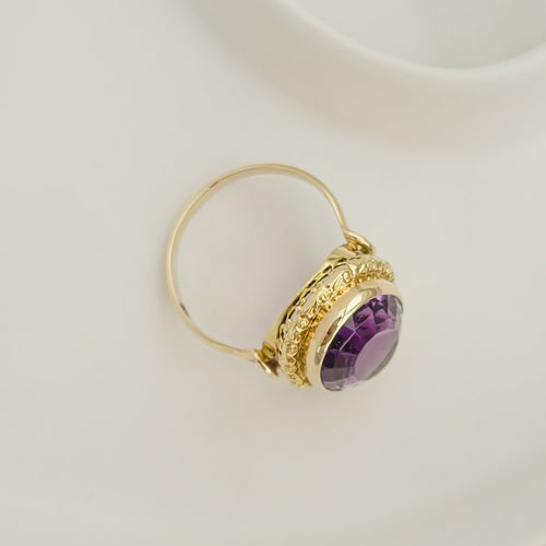 Bague 67 Bague vintage en or jaune 14K avec améthyste ovale 58 Facettes 3135