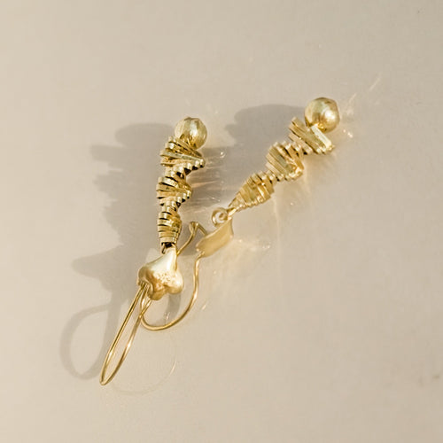 Boucles d'oreilles Boucles d’oreilles pendantes vintage en or 18 carats 58 Facettes 3153
