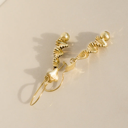 Boucles d'oreilles Boucles d'oreilles pendantes vintage en or 18 carats 58 Facettes 3153
