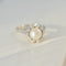 Bague 54 Bague vintage en or blanc 14 carats avec perle Mabé et diamants 58 Facettes