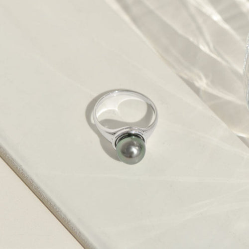 Bague 57 Bague vintage en or blanc 14 carats avec perle de culture de Tahiti 58 Facettes