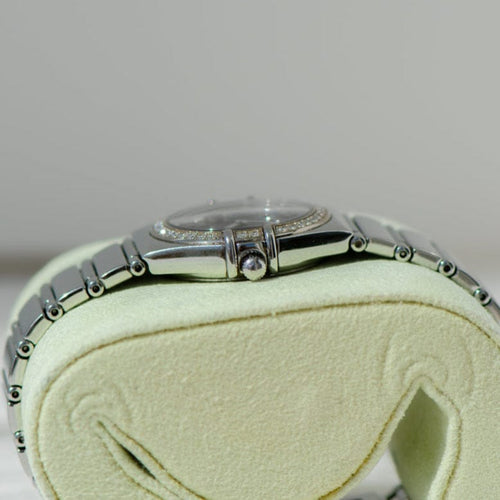 Montre Omega Constellation - Montre femme en acier inoxydable avec lunette diamantée 58 Facettes 1923
