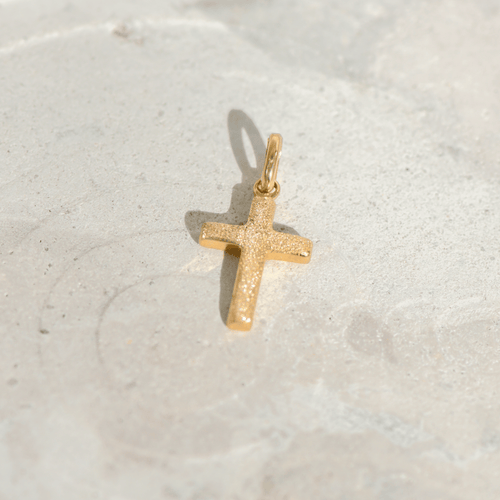 Pendentif Pendentif croix vintage en or jaune 18 carats 58 Facettes 3229-29