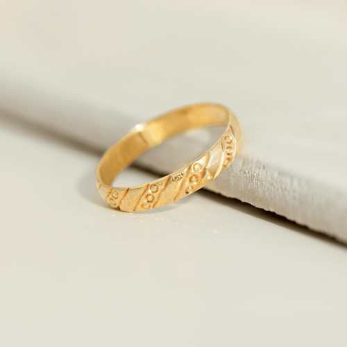 Bague 54.5 Bague vintage en or jaune 14 carats gravée, vers 1950 58 Facettes