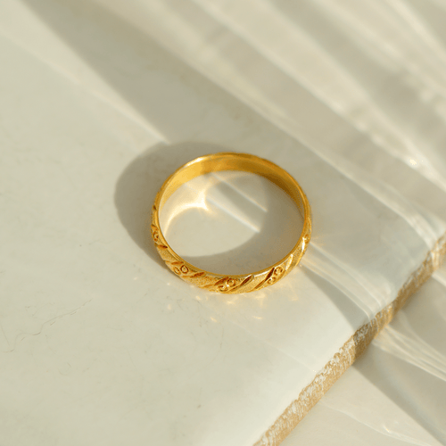 Bague 54.5 Bague vintage en or jaune 14 carats gravée, vers 1950 58 Facettes