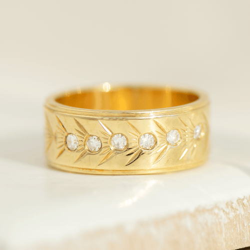 Bague 50 Bague jonc vintage en or jaune 14 carats avec diamants 58 Facettes