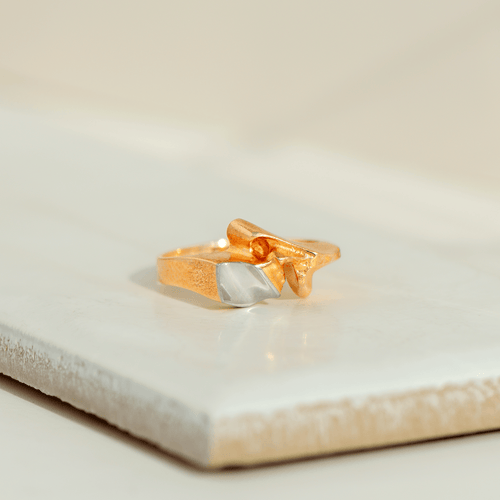 Bague 56 Lapponia - Bague vintage sculpturale en or jaune 14 carats et platine 58 Facettes