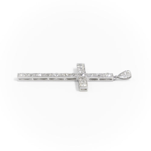 Pendentif Pendentif croix en platine 900 serti de diamants 58 Facettes 2090641CN