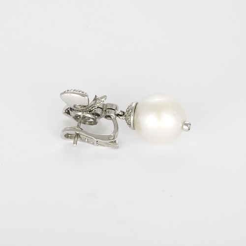 Boucles d'oreilles Boucles d'oreilles en or blanc, perles de cultures et diamants : 0,80 carat 58 Facettes DV31450-48