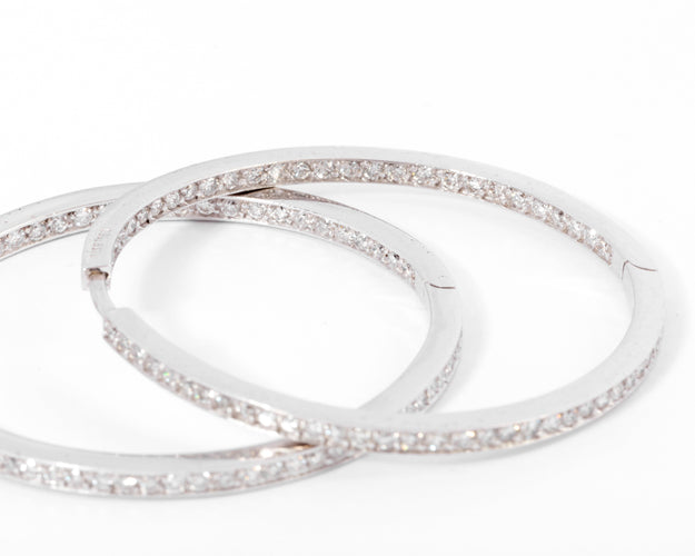 Boucles d'oreilles Créoles pavées en or gris et diamants 58 Facettes 1