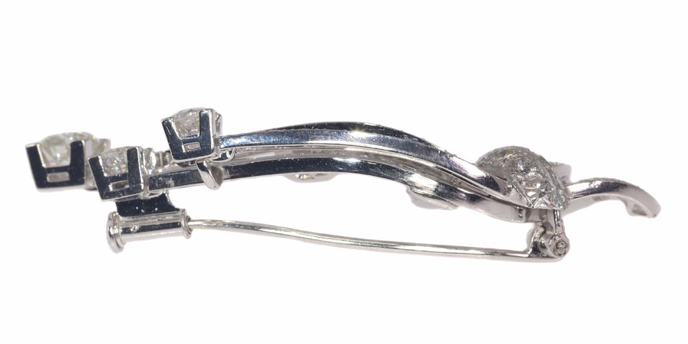 Broche Broche années 1950 en platine et diamants (6,40 ct) 58 Facettes 21348-0038